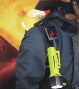 Gear Keeper Large, Fire Flashlight Package Snap/Belt Mount QCII